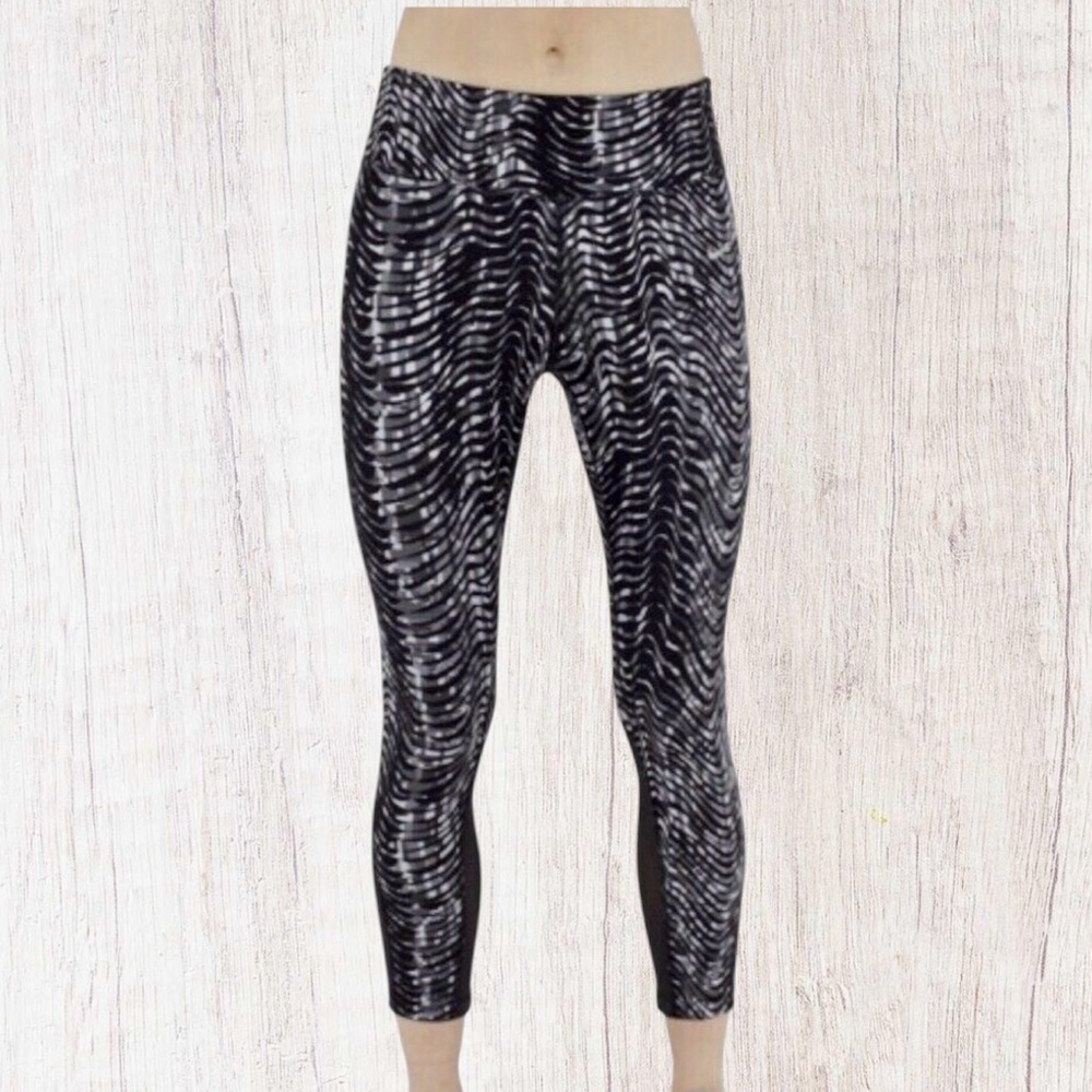 Nike Epic Lux DRI-FIT Crop Running Leggings Athletic Tight Fit Capri. NWT